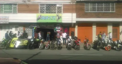 ALLER DE MOTOS REVOLUTIONS BIKERS JE ALLER DE MOTOS REVOLUTIONS BIKERS JE